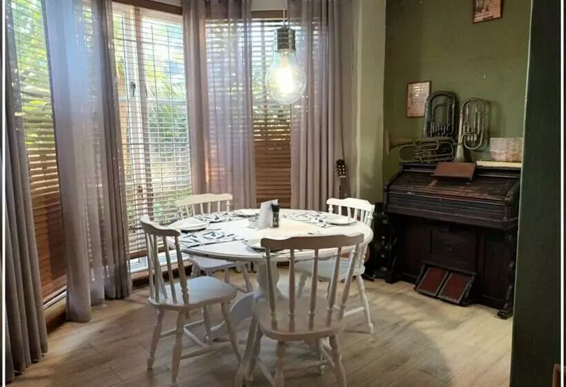 Soos Bed & Breakfast