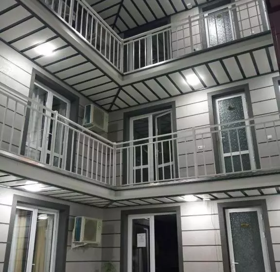 Retkeilymaja Markhaba