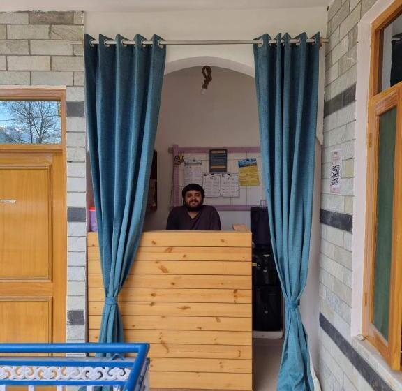 הוסטל The Bunker Burwa Manali