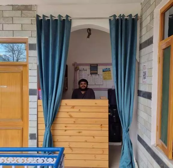 ユースホステル The Bunker Burwa Manali