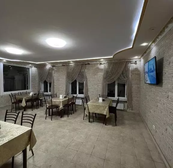 Diyora Hostel