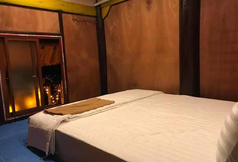 هتل Bee Lucky Homestay Cat Ba Island