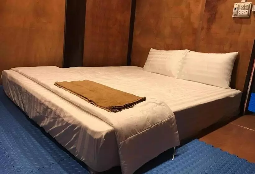 هتل Bee Lucky Homestay Cat Ba Island
