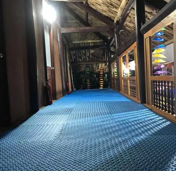 هتل Bee Lucky Homestay Cat Ba Island