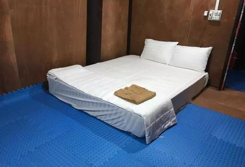 هتل Bee Lucky Homestay Cat Ba Island