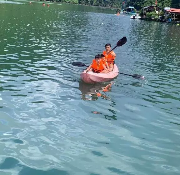 هتل Bee Lucky Homestay Cat Ba Island
