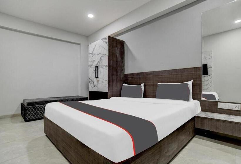 Отель O Dev S Inn