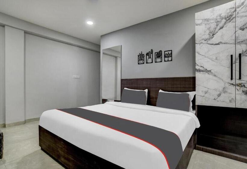 Отель O Dev S Inn