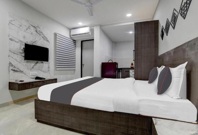 Отель O Dev S Inn