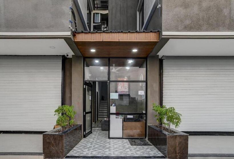 Отель O Dev S Inn