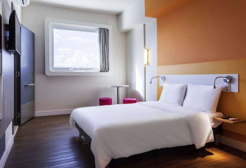 Otel Ibis Budget Pindamonhangaba