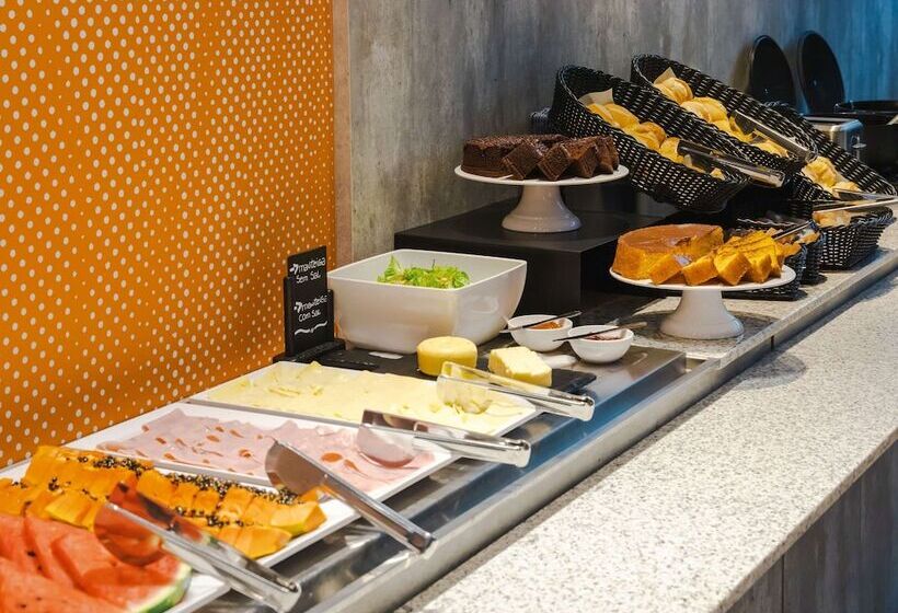 Otel Ibis Budget Pindamonhangaba