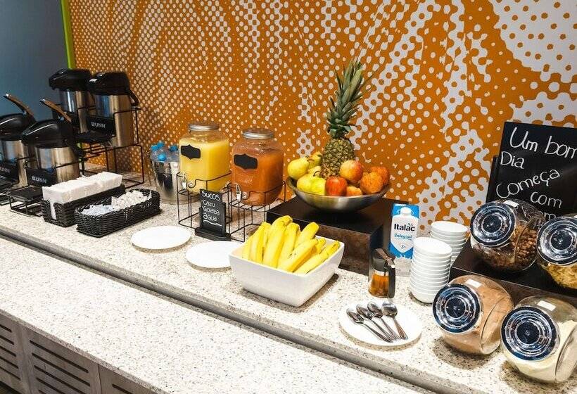 Otel Ibis Budget Pindamonhangaba