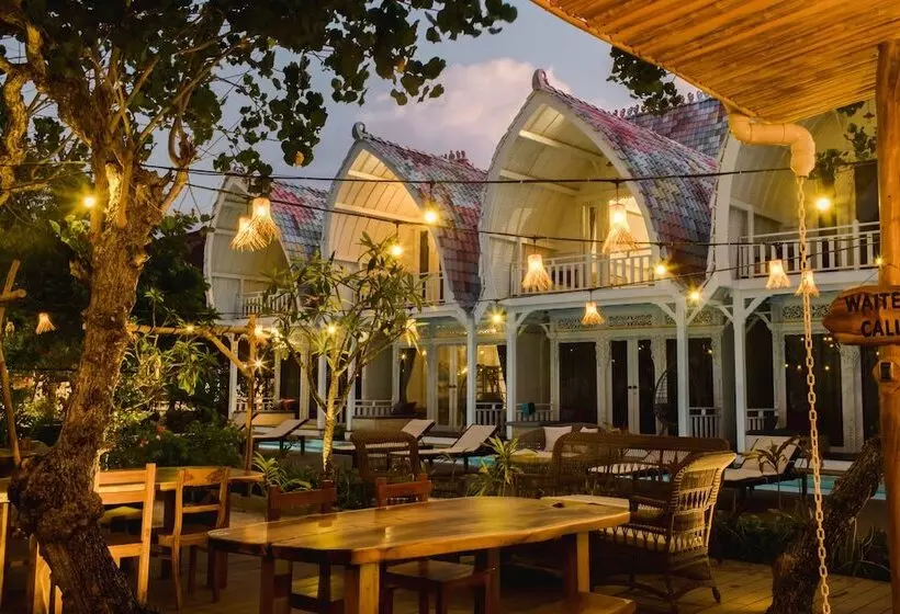 Hotelli Mambo Beach Resort