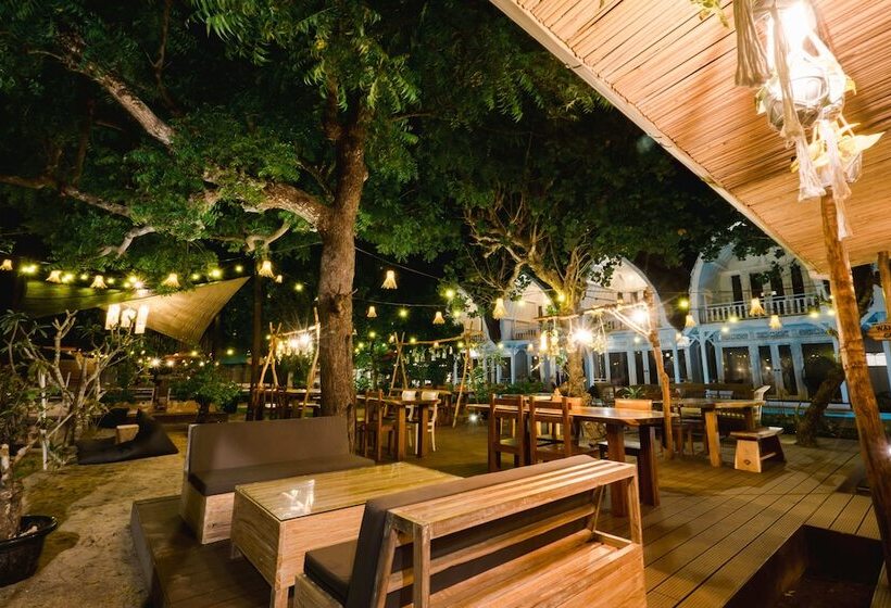 酒店 Mambo Beach Resort