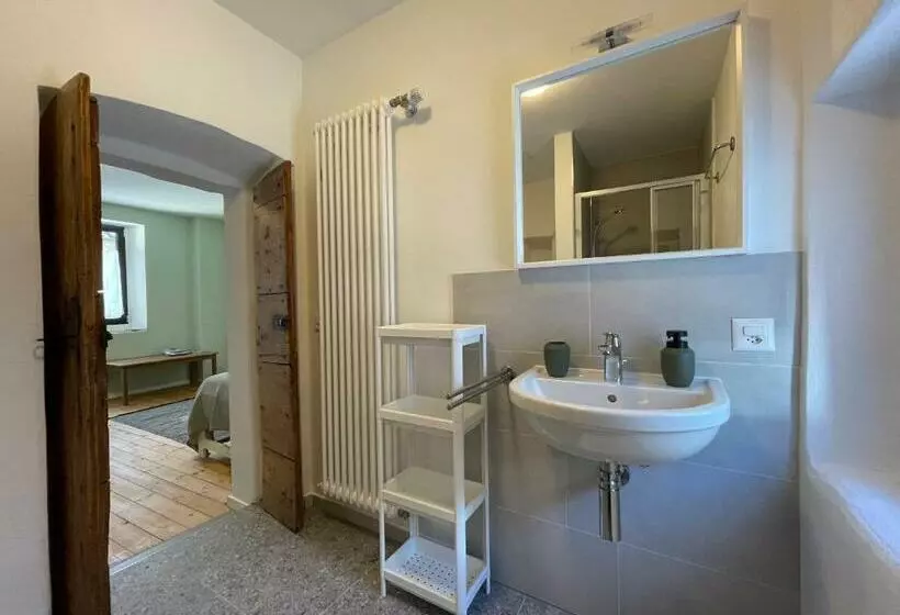 ユースホステル Osteria Centrale   B&b