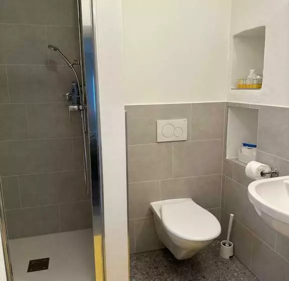 ユースホステル Osteria Centrale   B&b