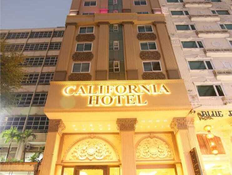 California Saigon Hotel & Rooftop Pool