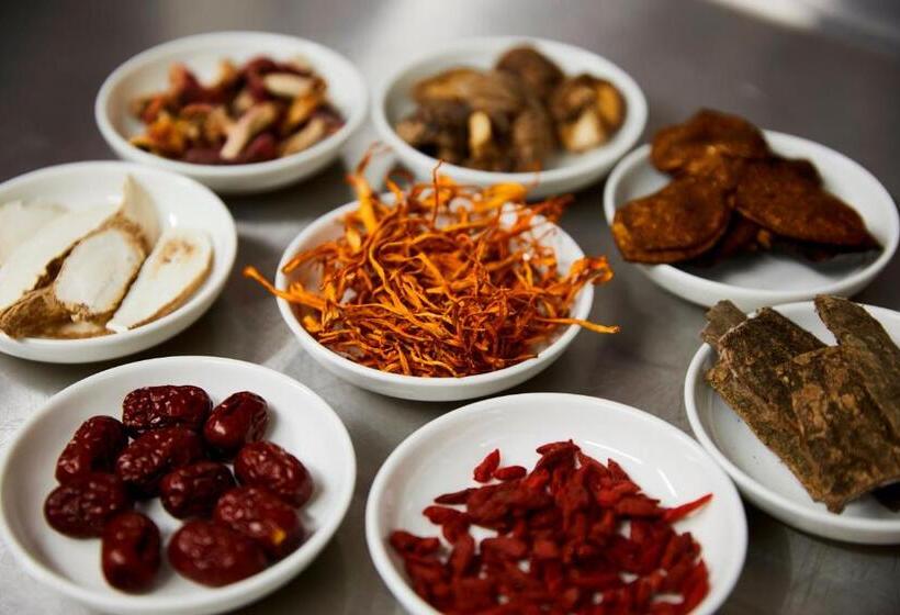 California Saigon Hotel & Rooftop Pool