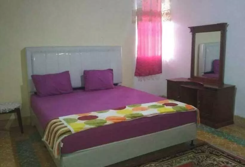 Hotelli Express O 92070 Mando Homestay Syariah