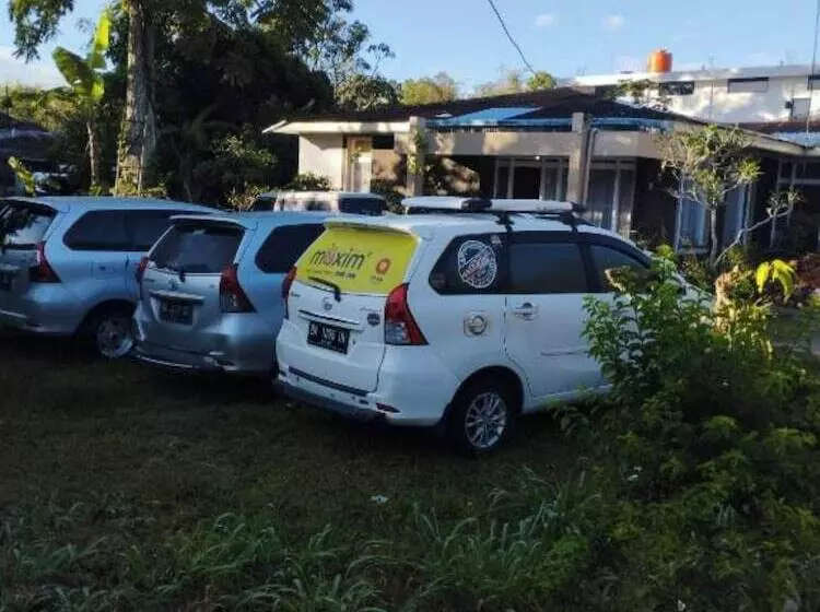 Hotelli Express O 92070 Mando Homestay Syariah