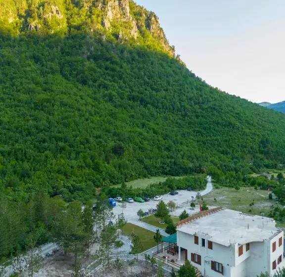 ホテル Guesthouse Véni I Gjyshit