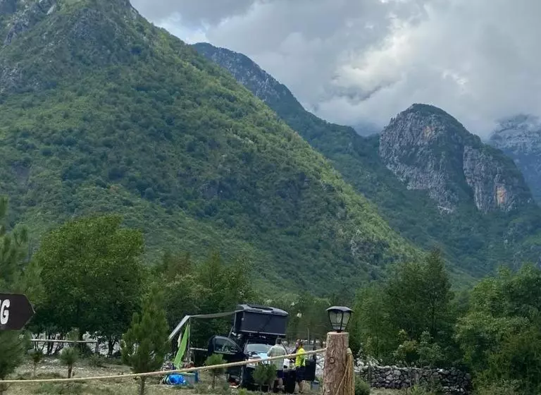 ホテル Guesthouse Véni I Gjyshit