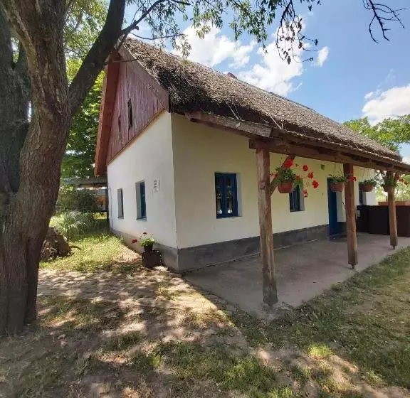 هتل Róka S  Farm
