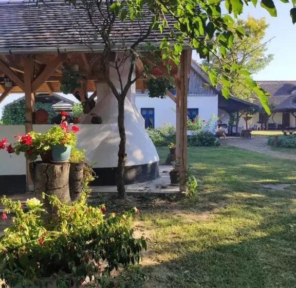 هتل Róka S  Farm