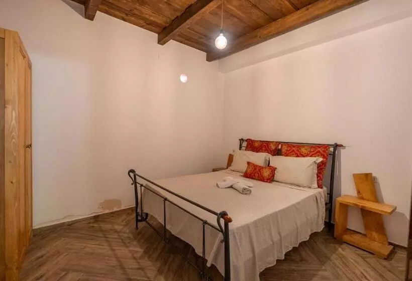 ホテル Guesthouse Véni I Gjyshit