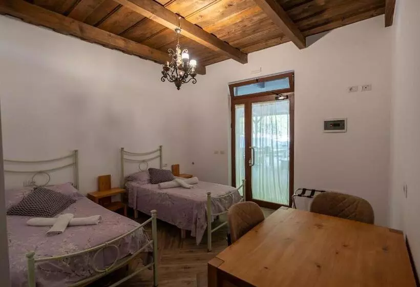 ホテル Guesthouse Véni I Gjyshit