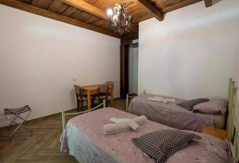 ホテル Guesthouse Véni I Gjyshit