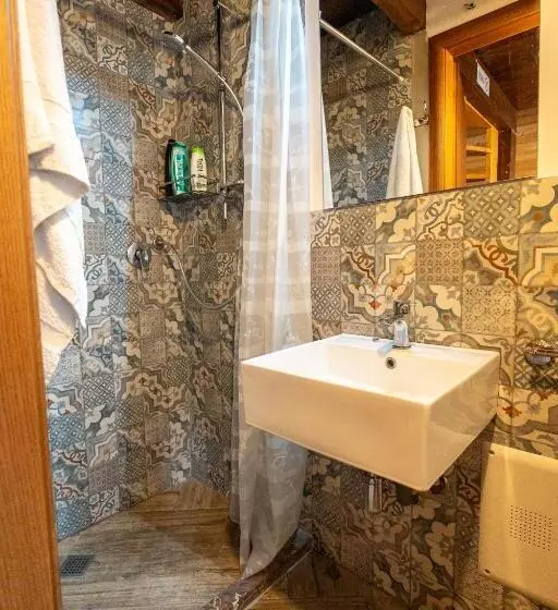ホテル Guesthouse Véni I Gjyshit