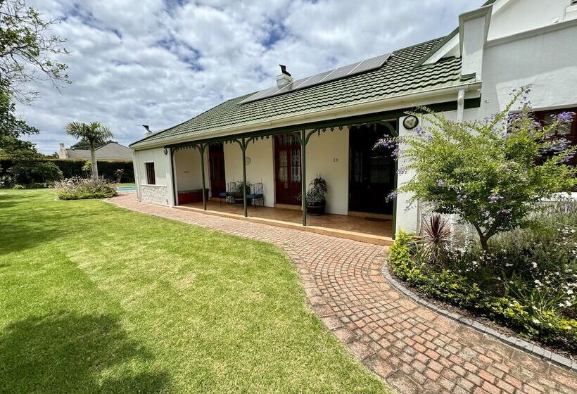 펜션 Whistlewood Guesthouse Walmer, Port Eizabeth