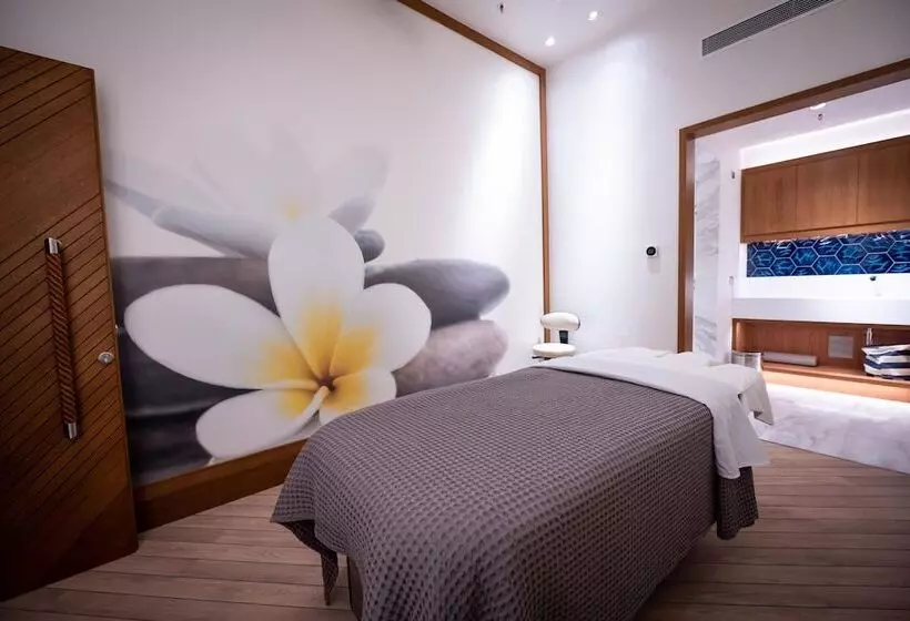 リゾートホテル Karpaz Gate Marina