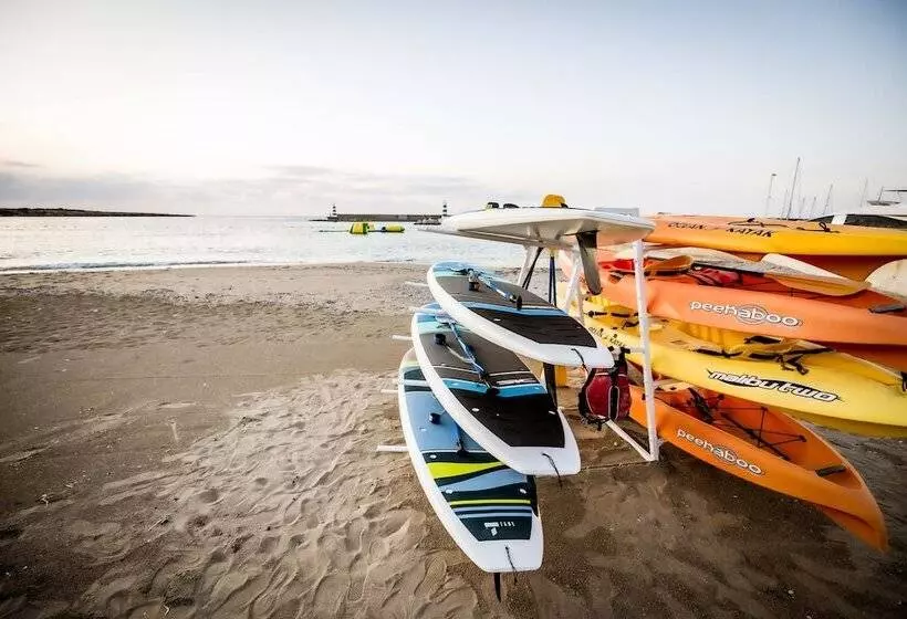 リゾートホテル Karpaz Gate Marina