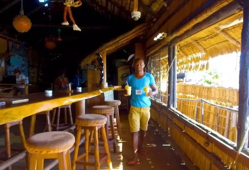 Hotel Casa Barry Beach Lodge