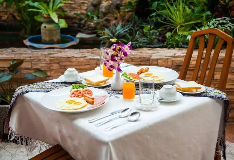 호텔 Crystal Inn Phuket