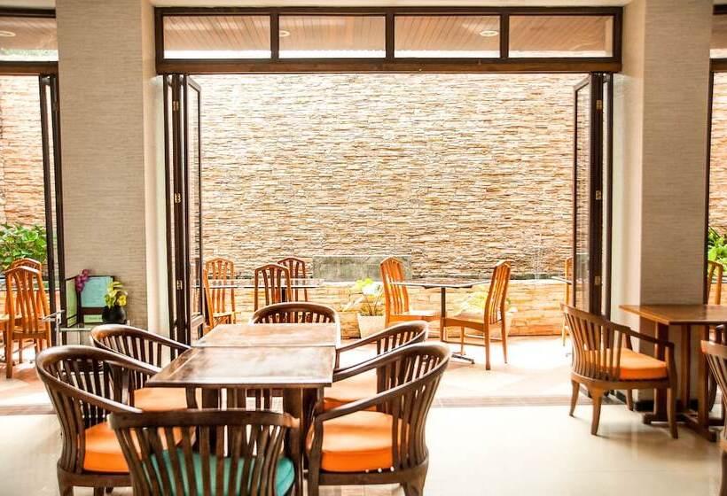 هتل Crystal Inn Phuket