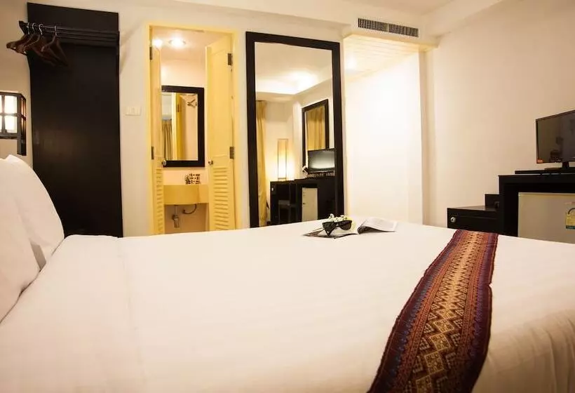 호텔 Crystal Inn Phuket