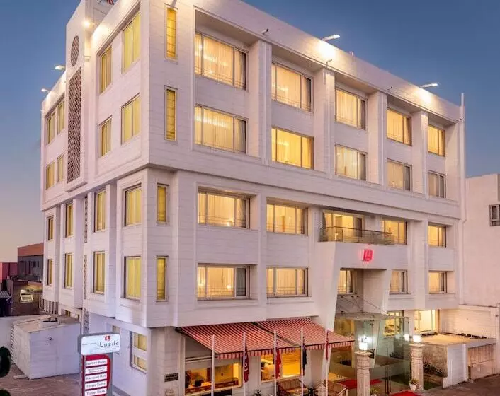 호텔 Dwarikadish Lords Eco Inn Dwarika