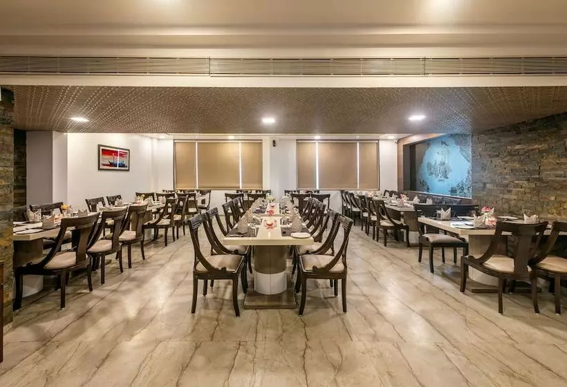 호텔 Dwarikadish Lords Eco Inn Dwarika