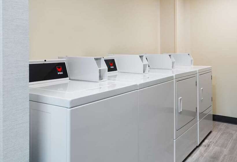 בית מלון כפרי Home2 Suites By Hilton Atlanta Downtown