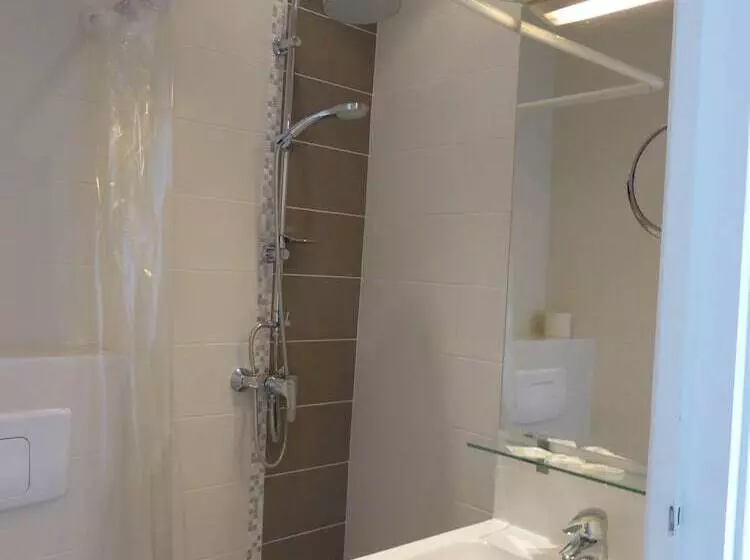 هتل Hôtel Le Mondon Metz