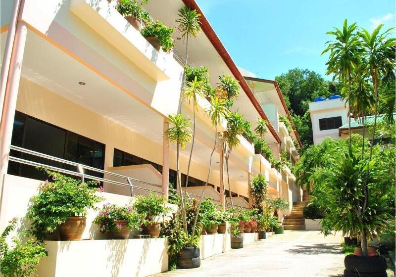 فندق Karon Village