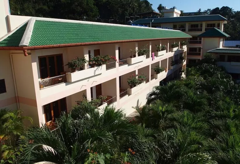 Отель Karon Village