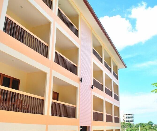 فندق Karon Village