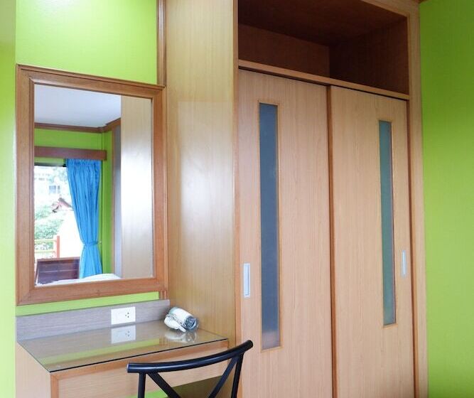 فندق Karon Village