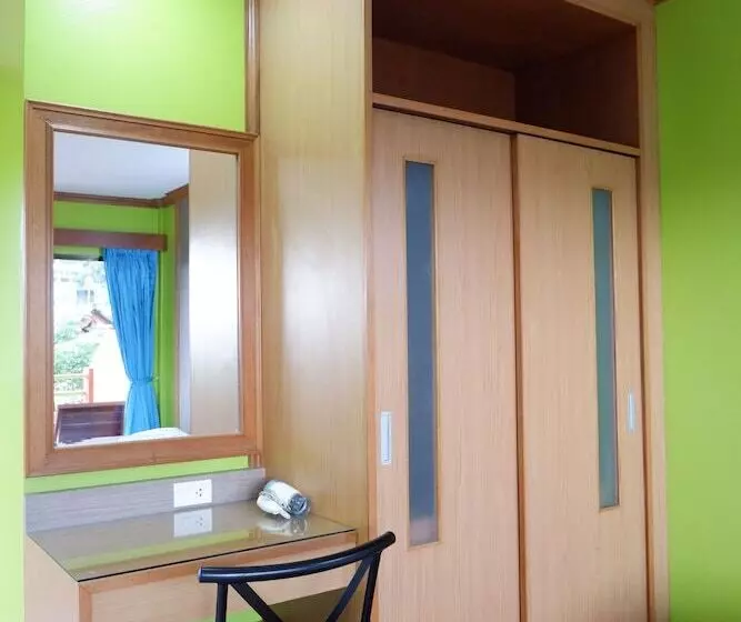 Отель Karon Village