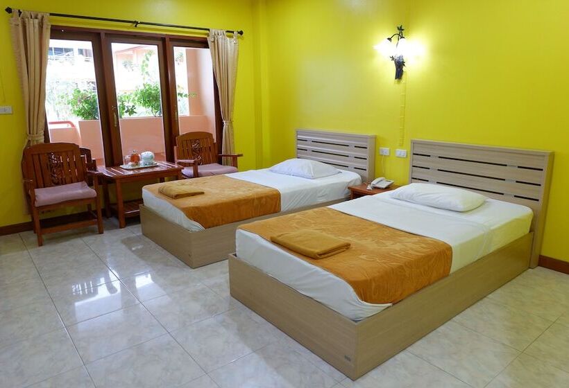 فندق Karon Village